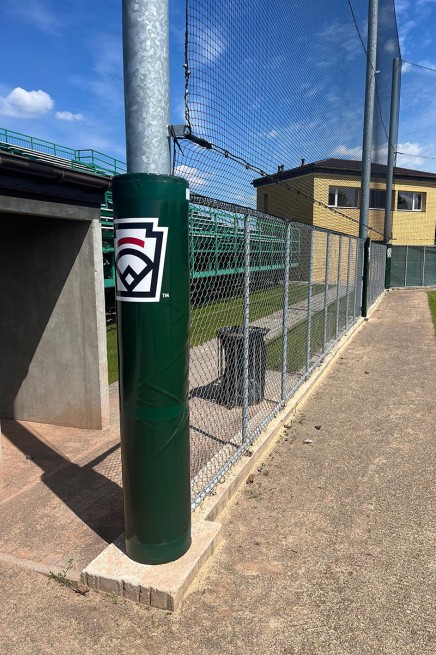 OSŁONY OGRODZENIA BOISKA DO BASEBALLU (1)