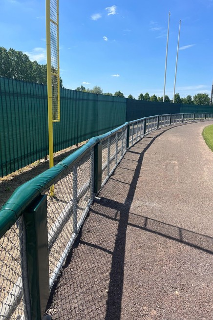 OSŁONY OGRODZENIA BOISKA DO BASEBALLU (7)